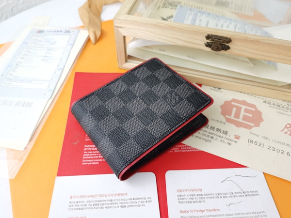 LVコピーウォレット背面デザイン